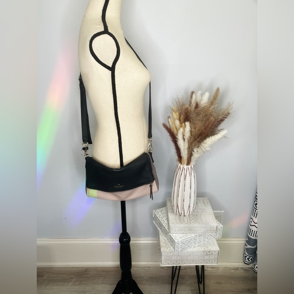 ✨ FINAL SALE ✨ Kate Spade Crossbody Bag - Colorblocked - Black & Light Pink - Picture 2 of 8